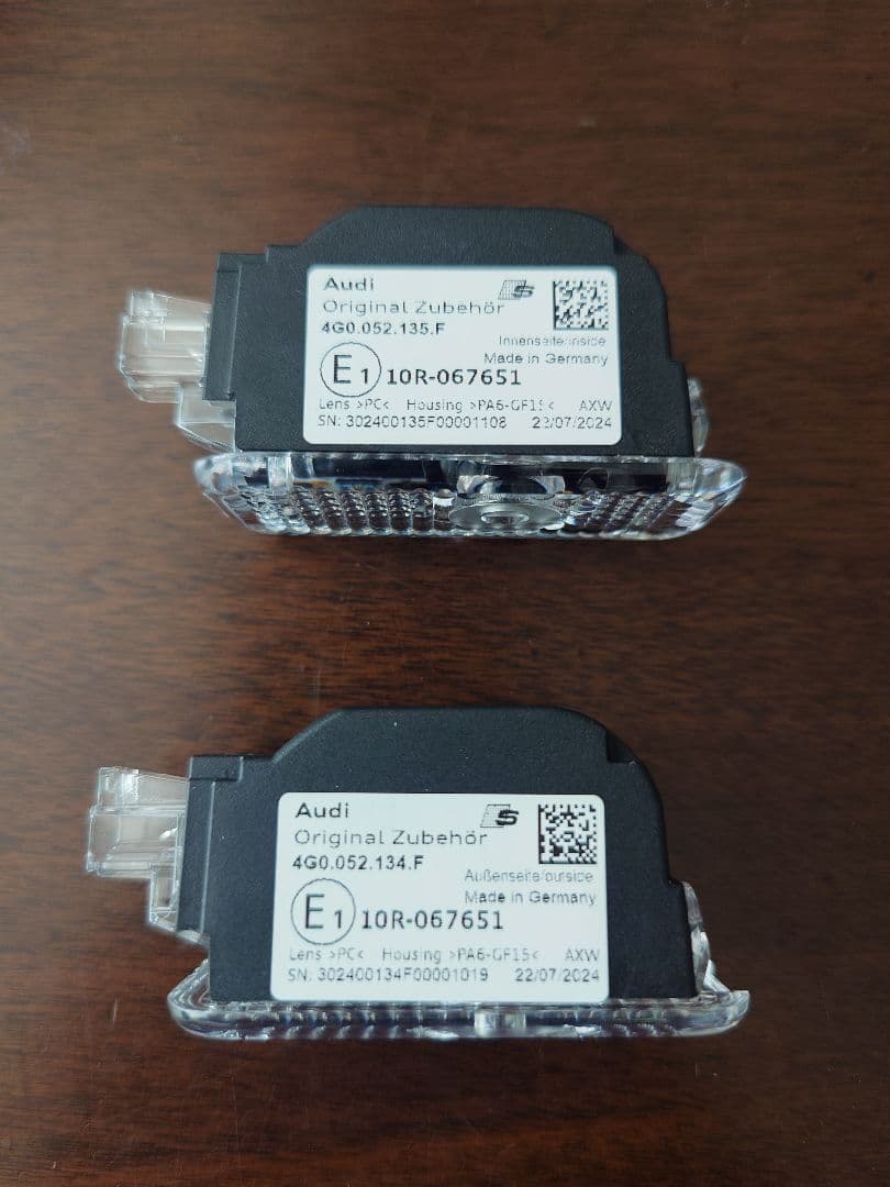 アウディ純正 ドア エントリーライト「Ｓ」ロゴ 　Audi