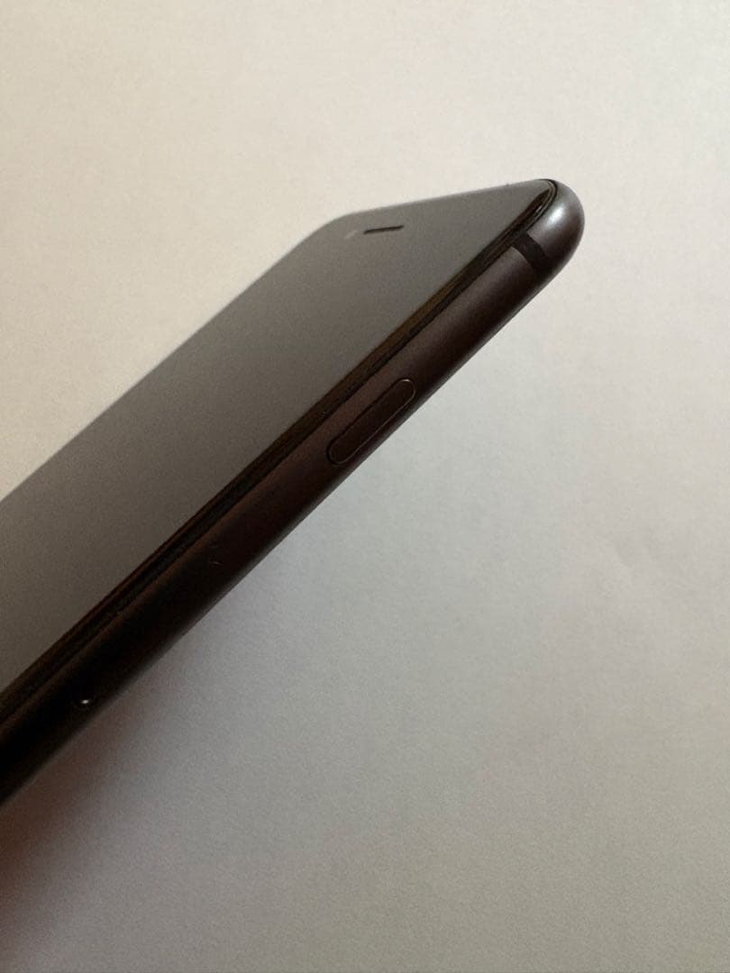 【美品】Apple iPhone 8 ブラック 本体(バッテリー74%)