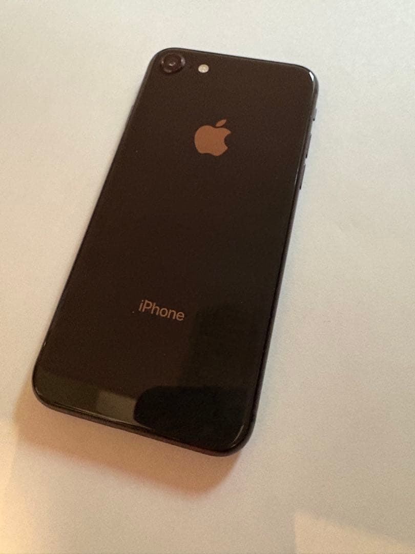 【美品】Apple iPhone 8 ブラック 本体(バッテリー74%)