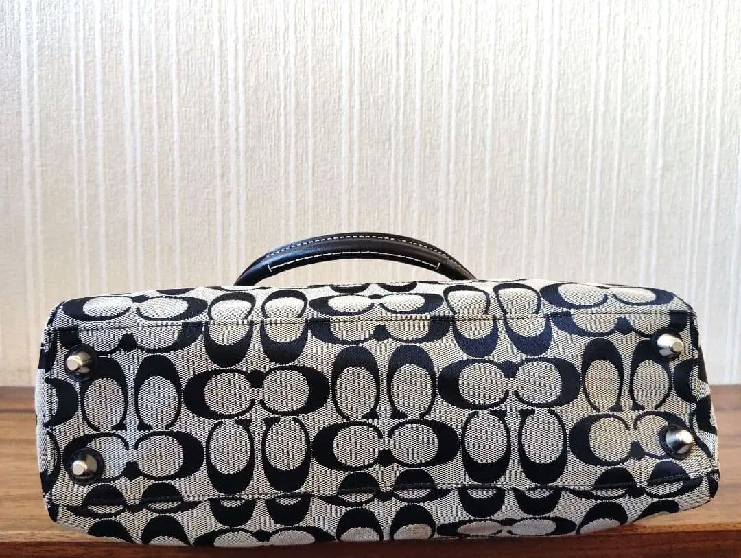 COACH　コーチ　ハンプトンズ　シグネチャー　トートバッグ　ハンドバッグ
