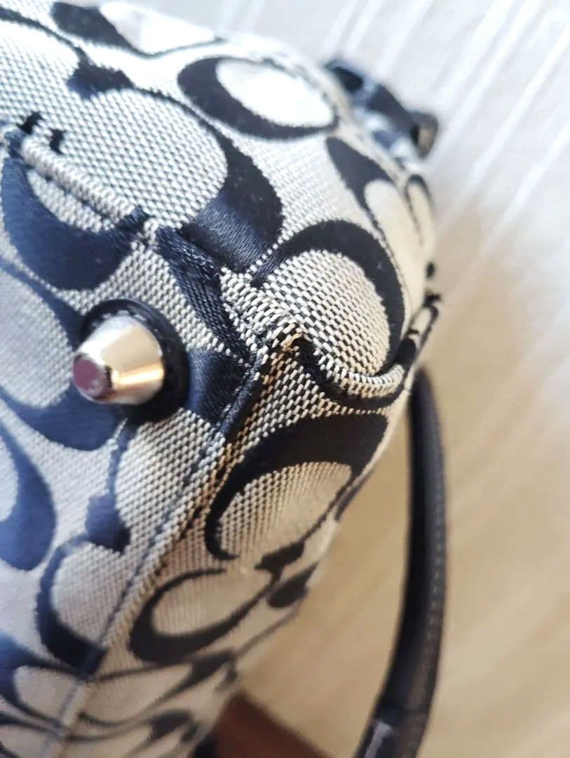 COACH　コーチ　ハンプトンズ　シグネチャー　トートバッグ　ハンドバッグ