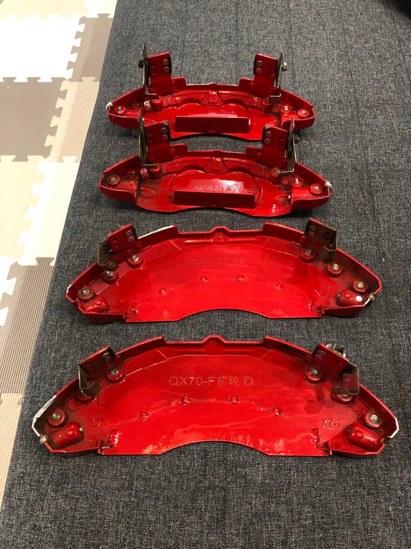 y51 フーガ前期　INFINITI レッド ブレーキキャリパーカバー