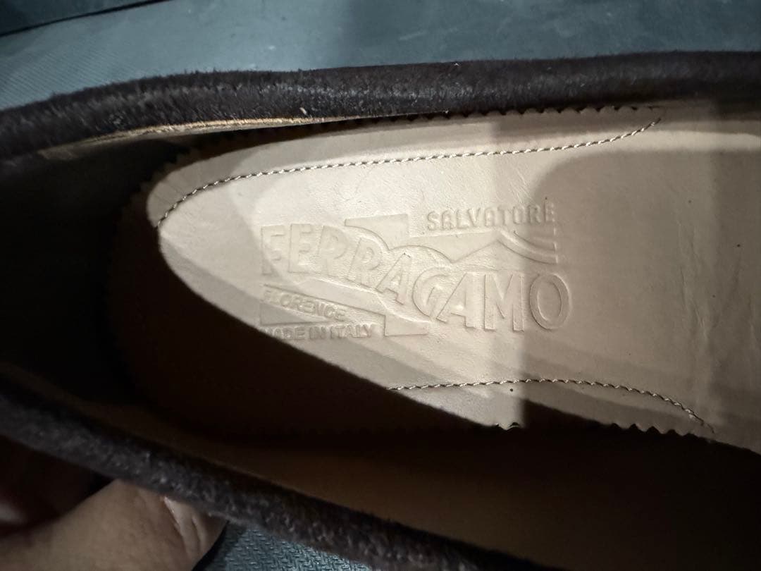 フェラガモ　ダークブラウン スエード モカシン　美品　25.5cm