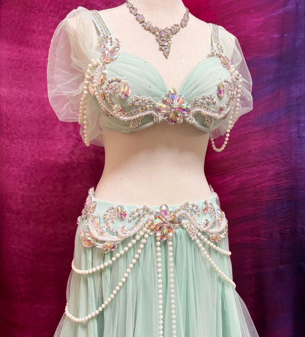【新品】ベリーダンス衣装B ミントグリーン キラキラ パール オリエンタル M