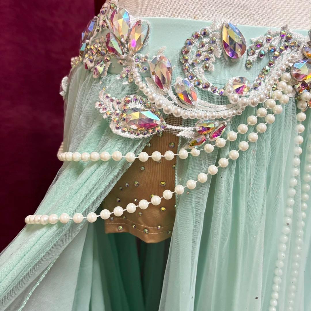 【新品】ベリーダンス衣装B ミントグリーン キラキラ パール オリエンタル M