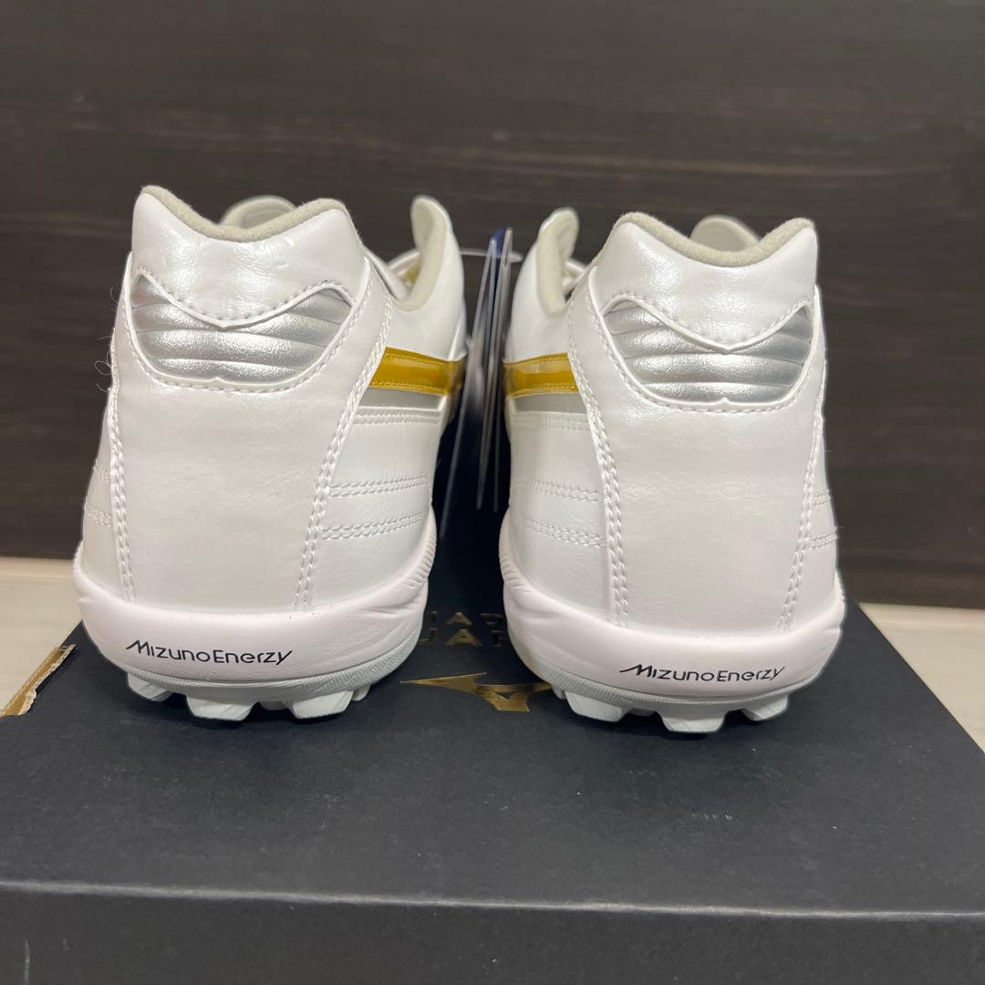 新品未使用ミズノモレリアサラジャパンTF27.5cm