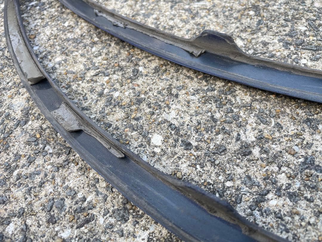 【送料無料】フェンダーモール 汎用タイプ 　スーパーポリウレタン製　４本