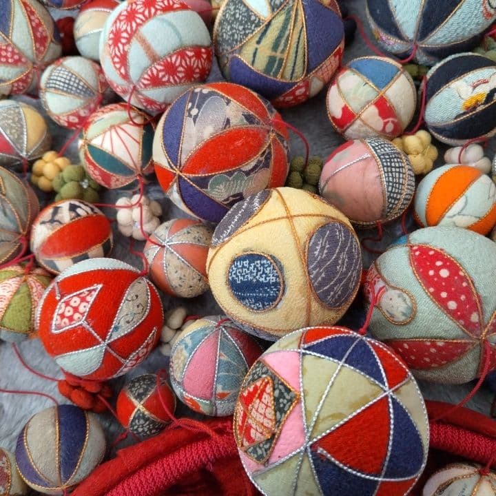 吊し雛古布ボール飾り