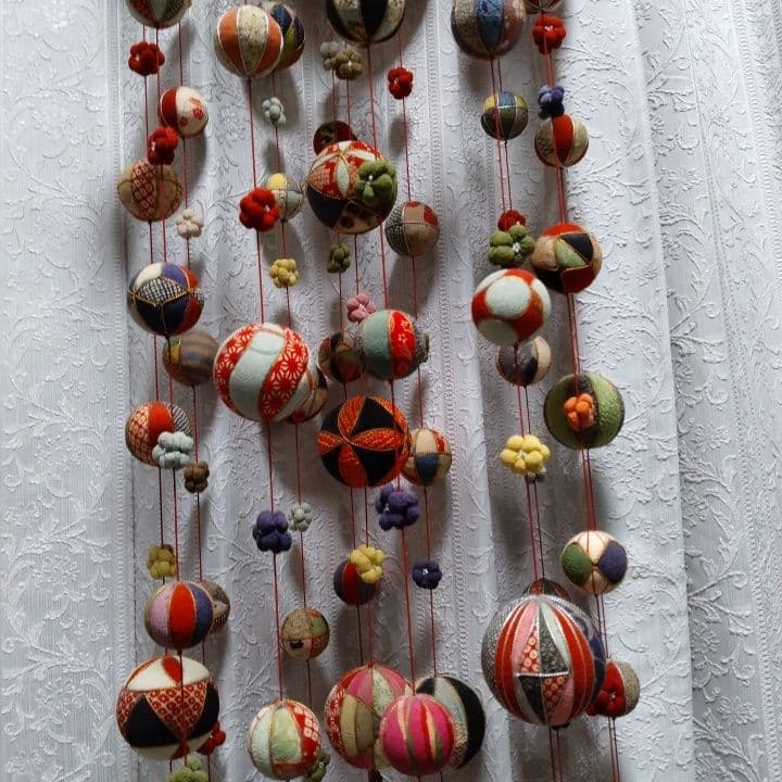 吊し雛古布ボール飾り