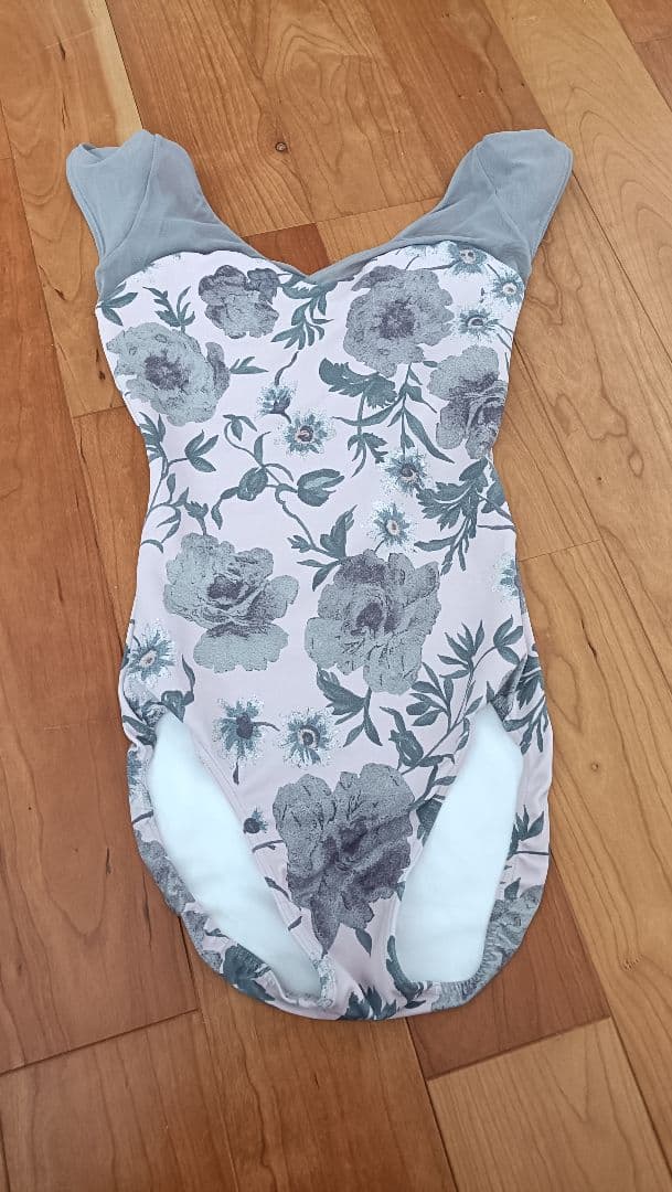 スティナ　stina　バレエ　レオタード　Sサイズ