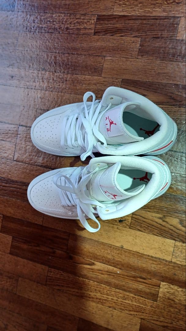 エアジョーダン ハイカットスニーカー ホワイト/レッド