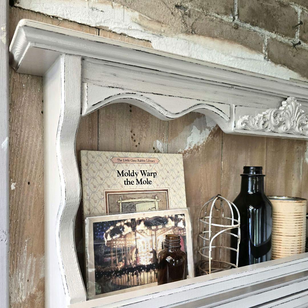 フレンチアンティークシャビー壁掛けシェルフ　ワイド700 モール 引き出し