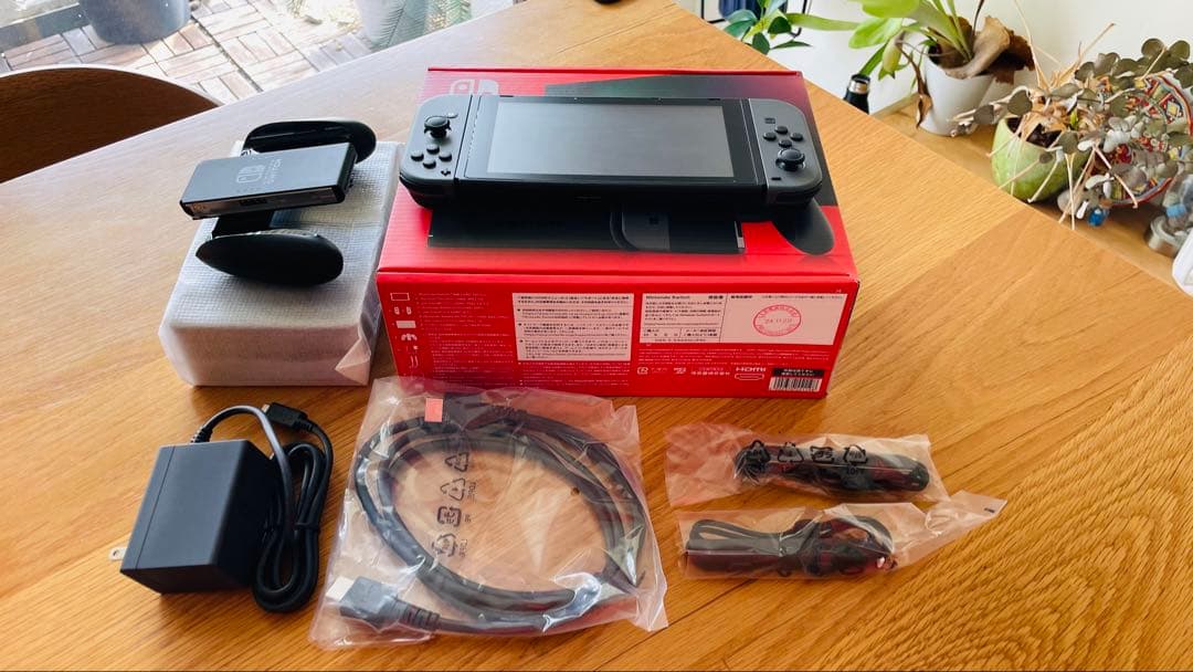 新品未使用 Nintendo Switch グレー 本体 充電器付き