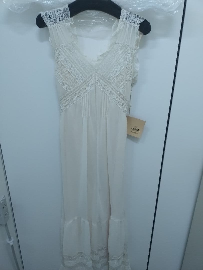 me&me couture レースワンピース新品未使用