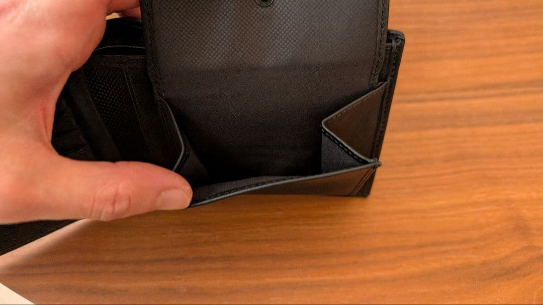 【新品未使用】　TUMI　二つ折り財布　カードケース　レザー　ブラック　箱付き