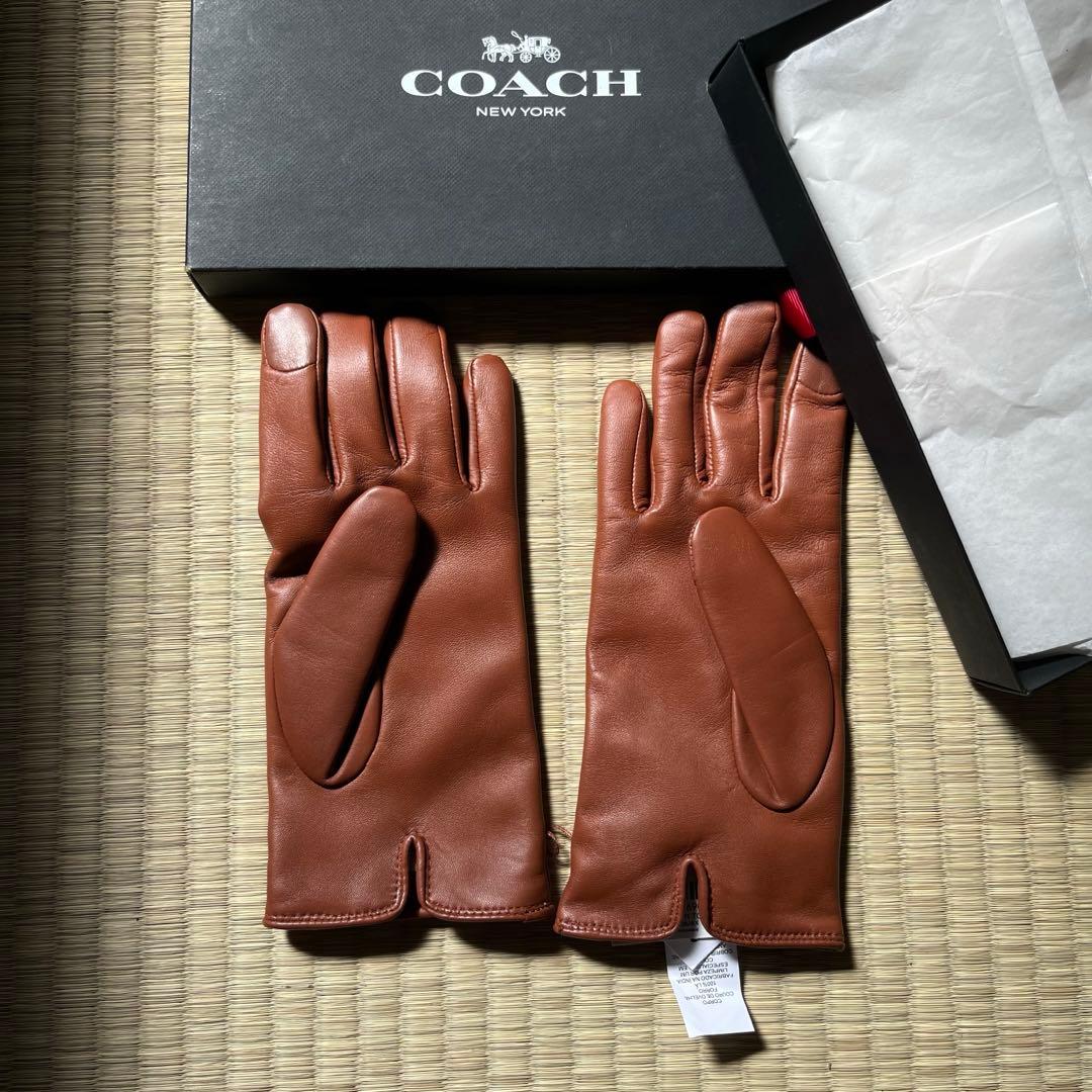 未使用　COACH ブラウン レザー手袋　テックグローブ