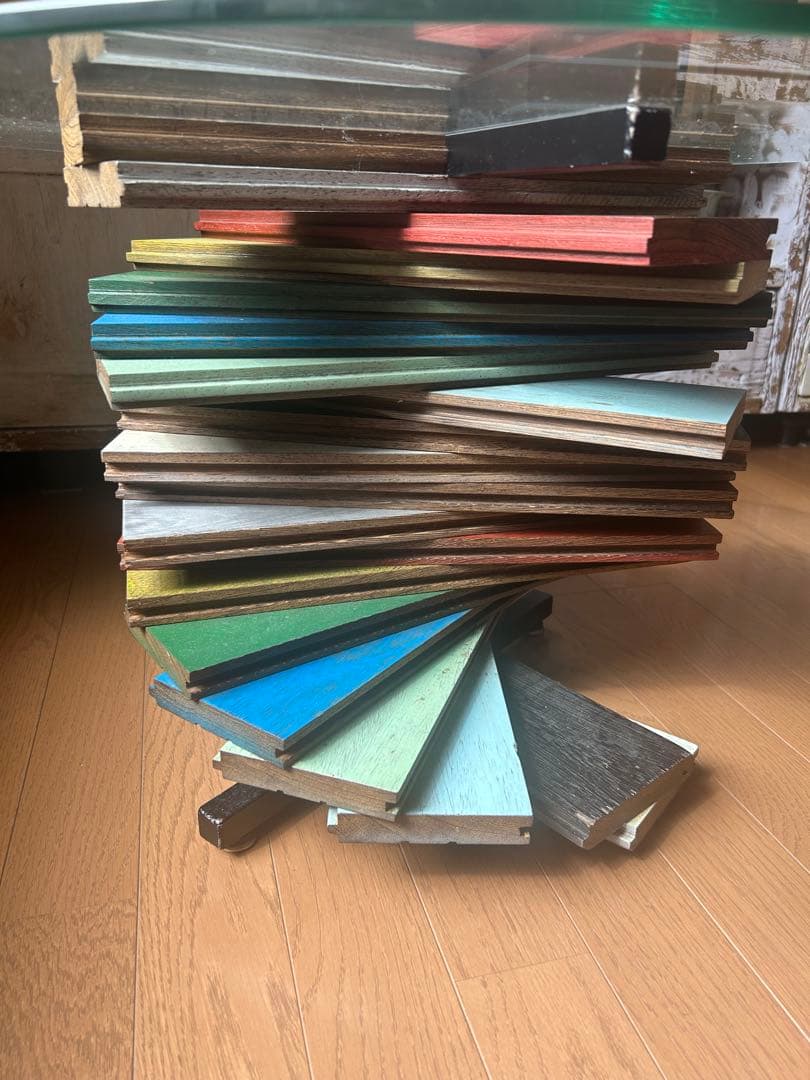 インダストリアル　スピンドル型ガラステーブル