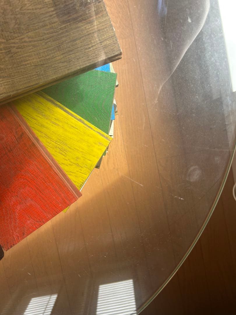 インダストリアル　スピンドル型ガラステーブル