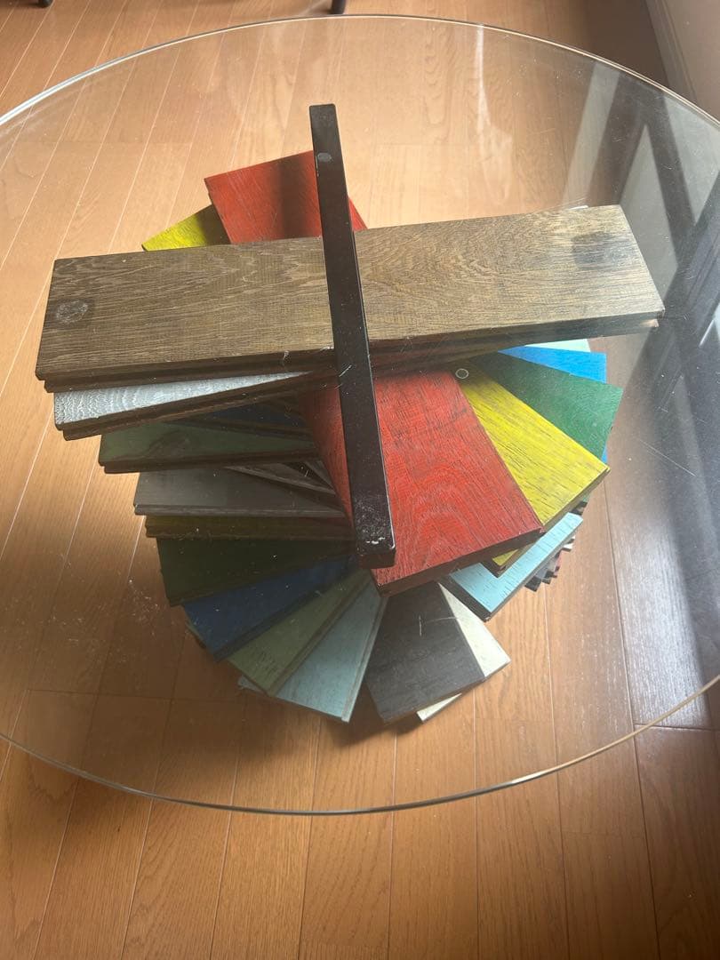 インダストリアル　スピンドル型ガラステーブル