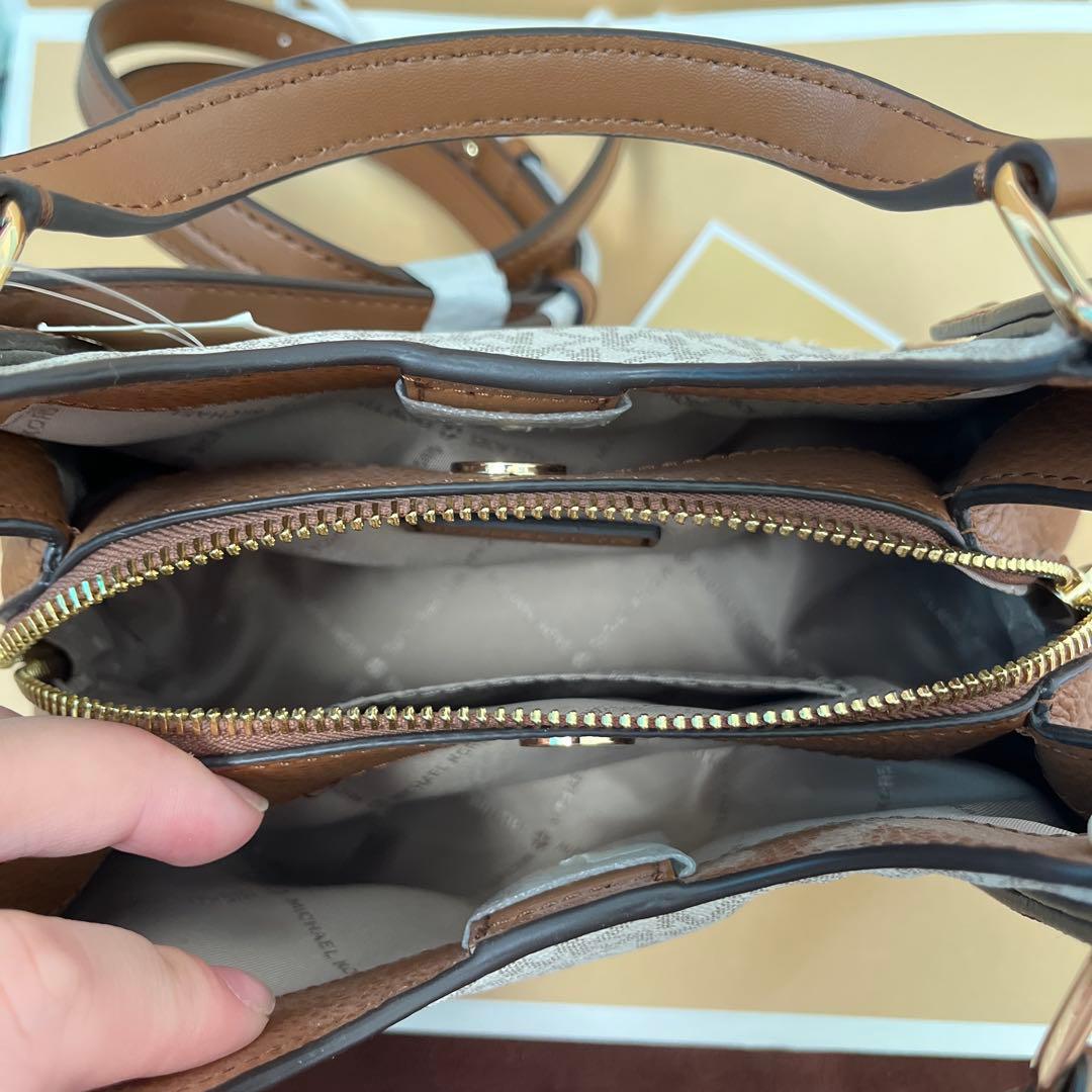 K*3様 MICHAEL KORS ショルダーバッグ ベージュ/ブラウン