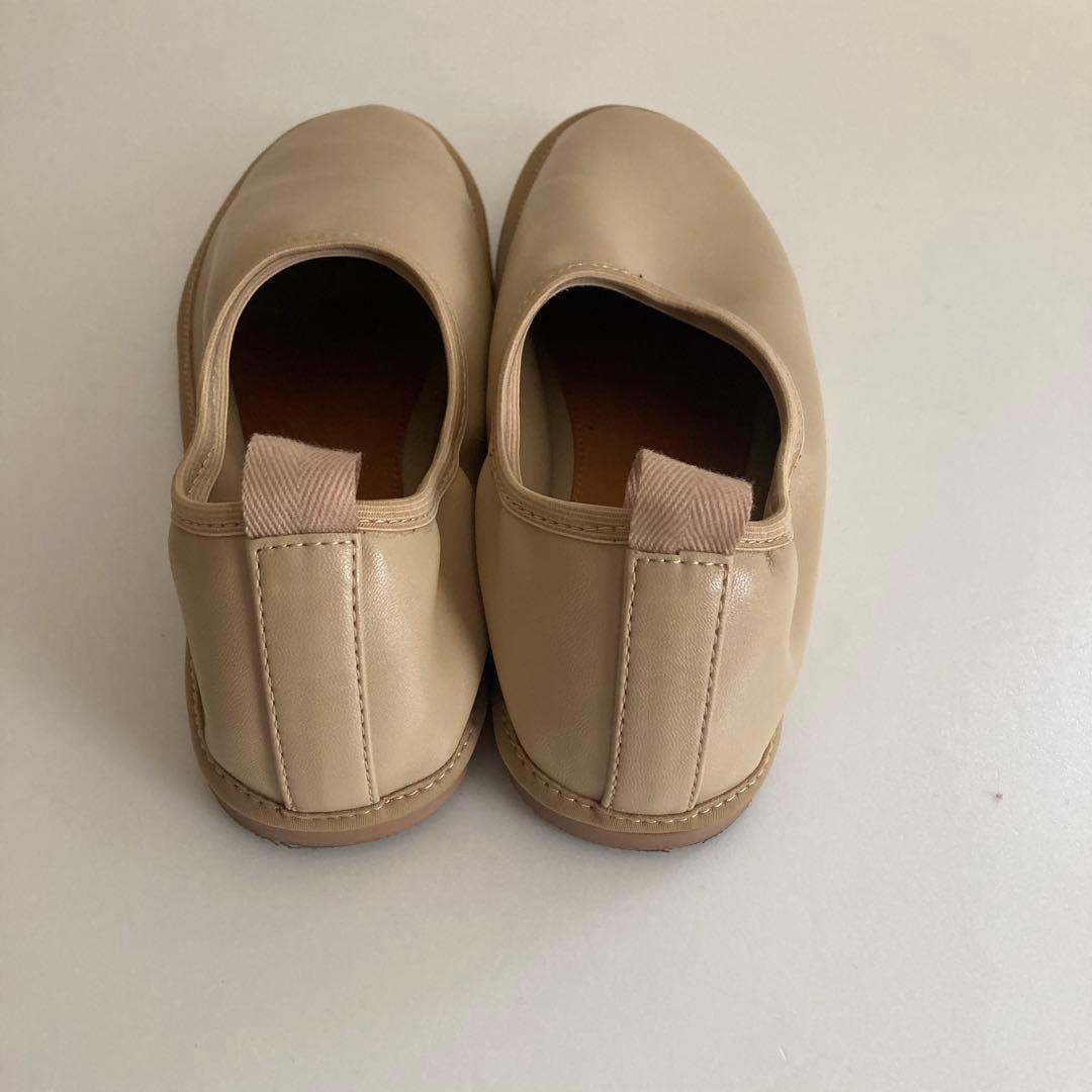 【せお】LE VERNIS フラットシューズ　ベージュ23.5