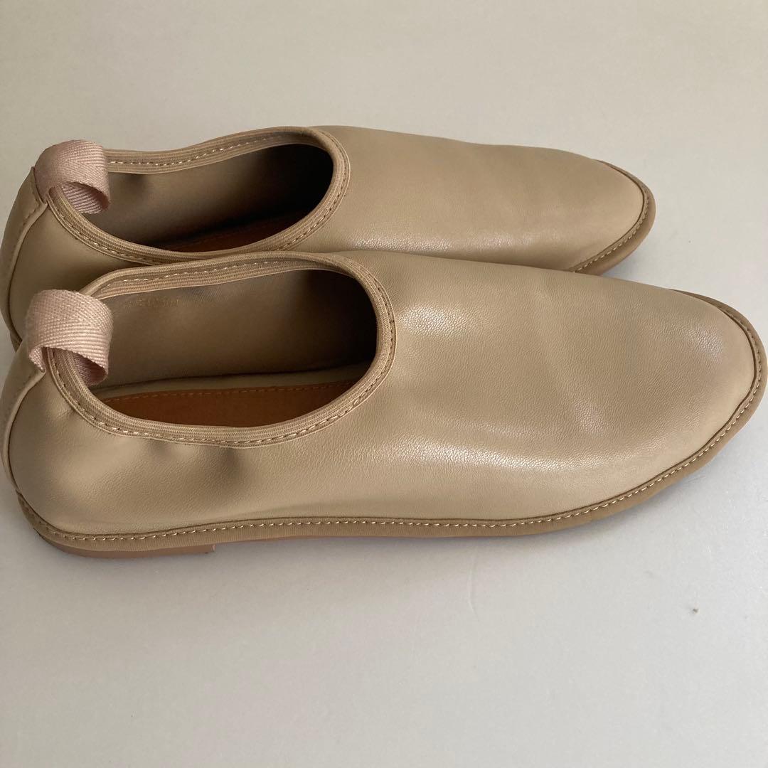 【せお】LE VERNIS フラットシューズ　ベージュ23.5