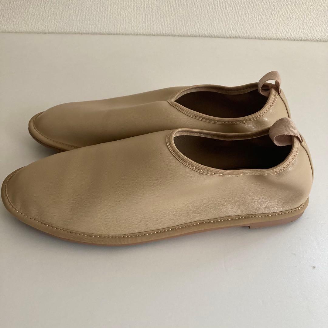 【せお】LE VERNIS フラットシューズ　ベージュ23.5