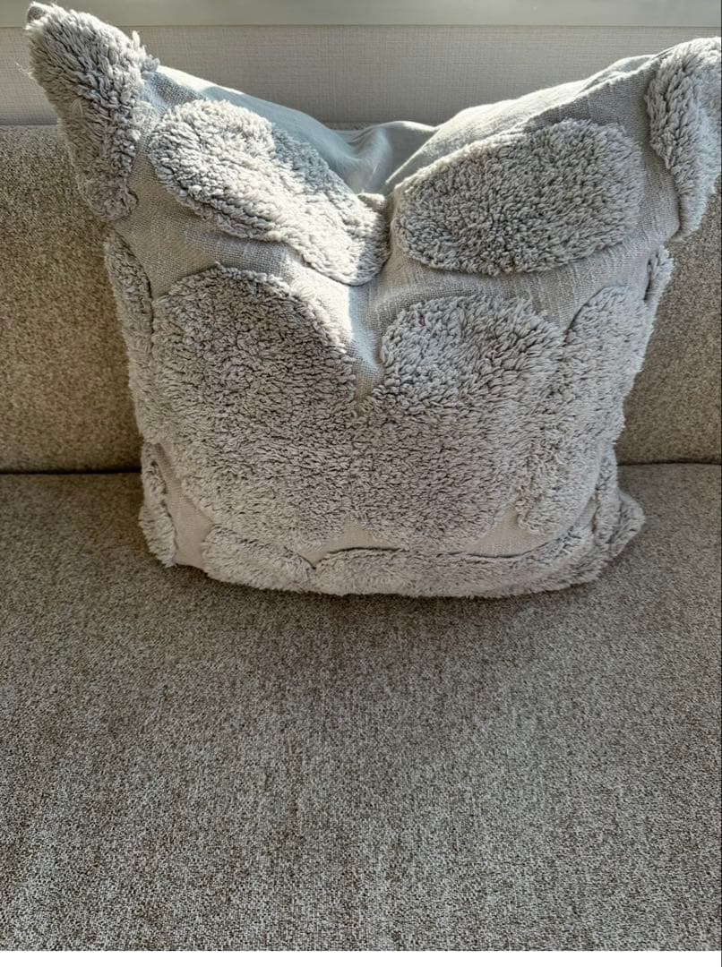 いつこ　Boconcept Tufted 2つ二万円 販売　袋付き