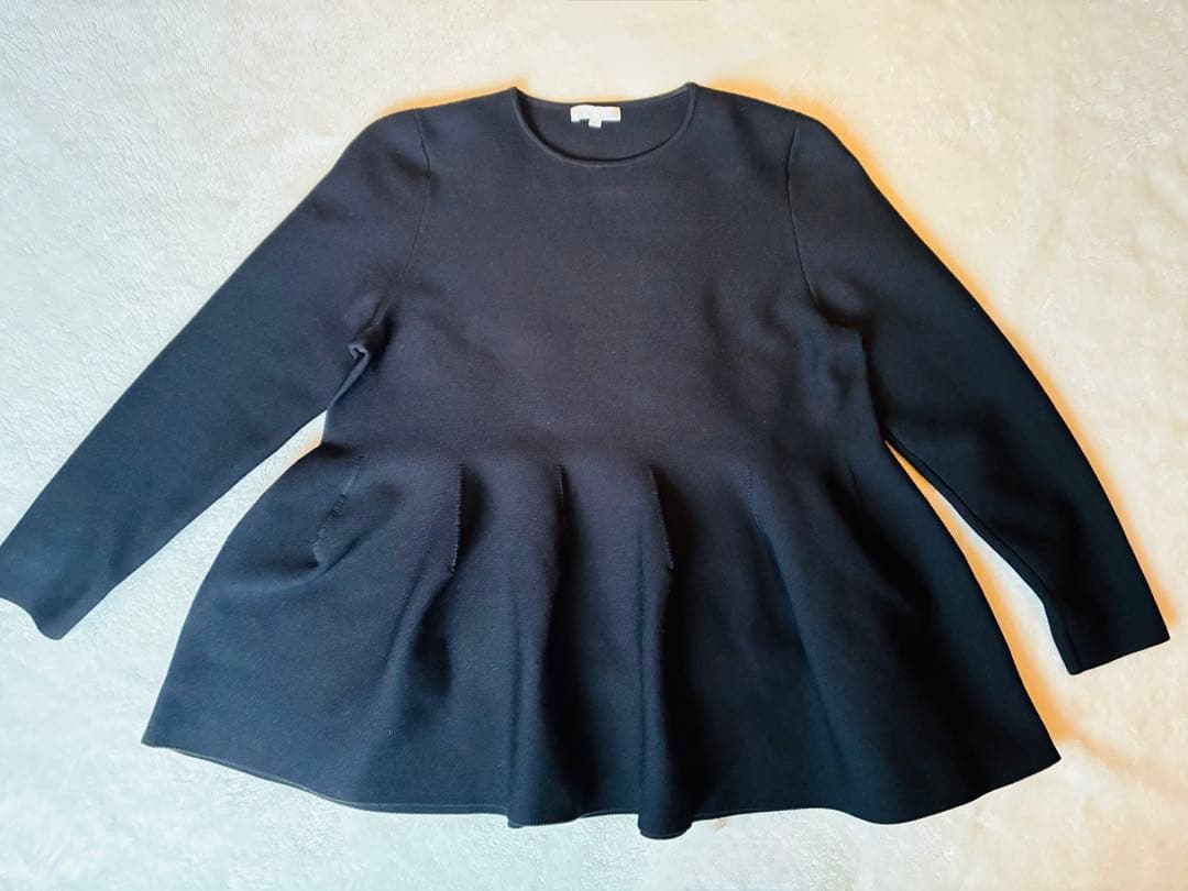 【たー 】23区Ｒ(アール) ホールガーメント フォルム ニット