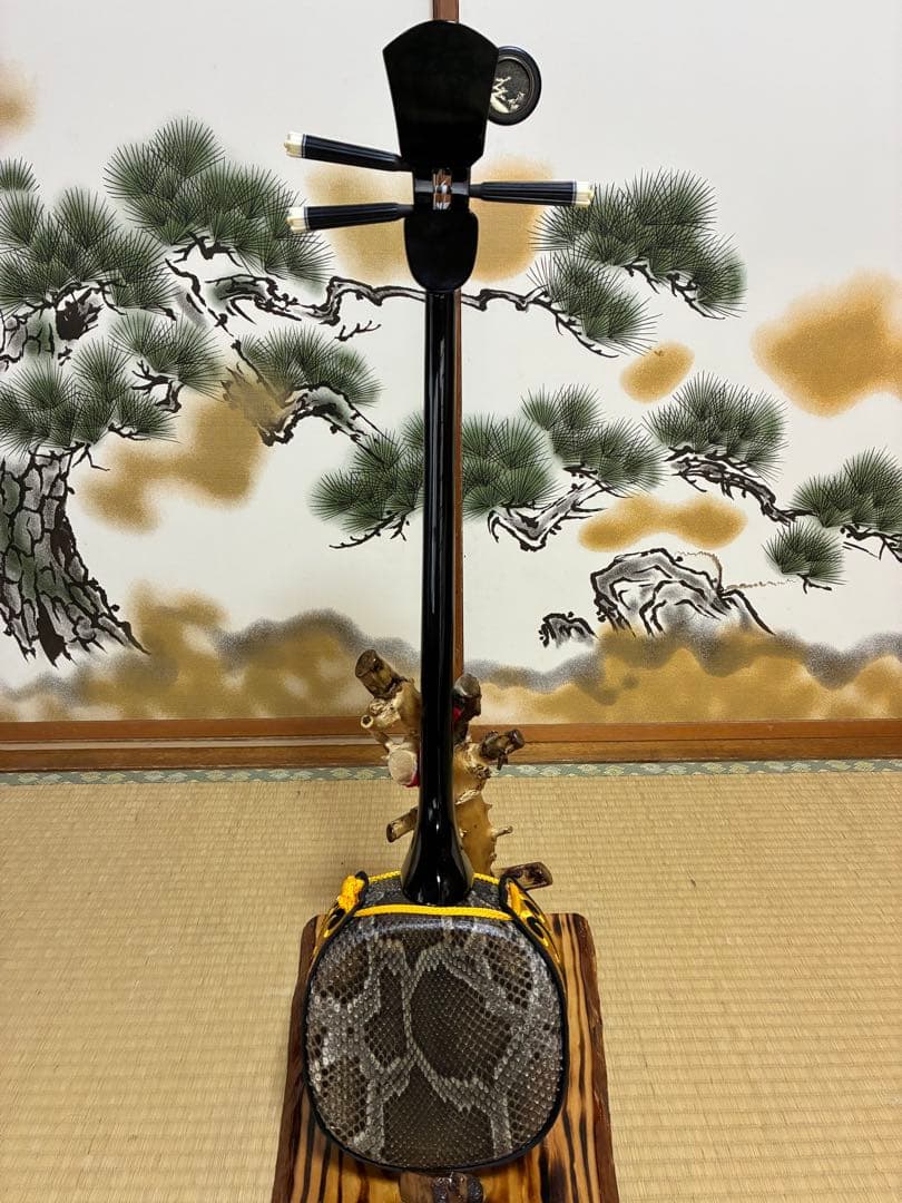 沖縄三線！貴重！知念大工型！本蛇皮！本張り！【一枚張り】まる⑥⑧