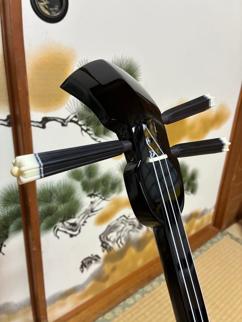 沖縄三線！貴重！知念大工型！本蛇皮！本張り！【一枚張り】まる⑥⑧