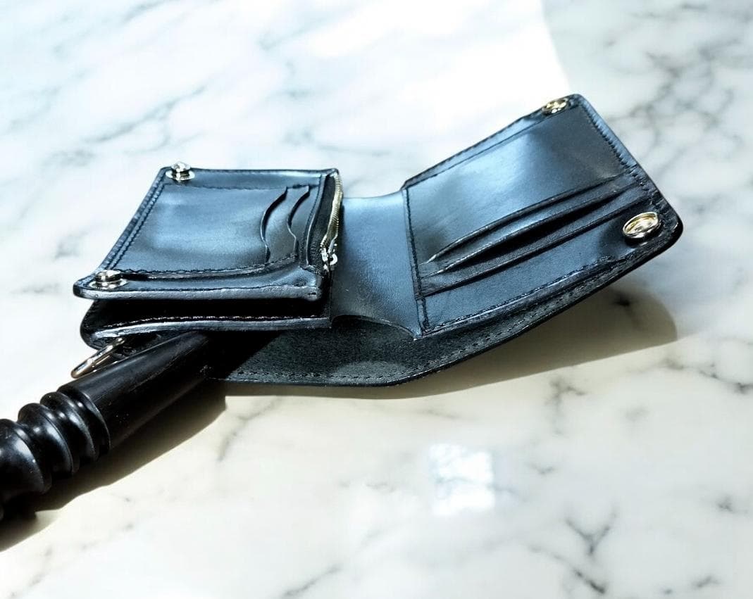栃木レザー　オイルレザー黒　札入れ付きミドルトラッカーウォレット　金具シルバー色