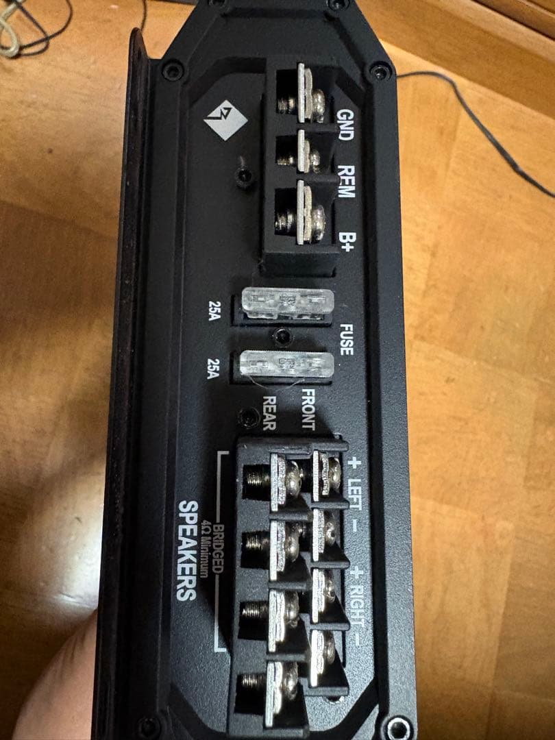 Rockford Fosgate PRIME R300-4アンプ　ロックフォード