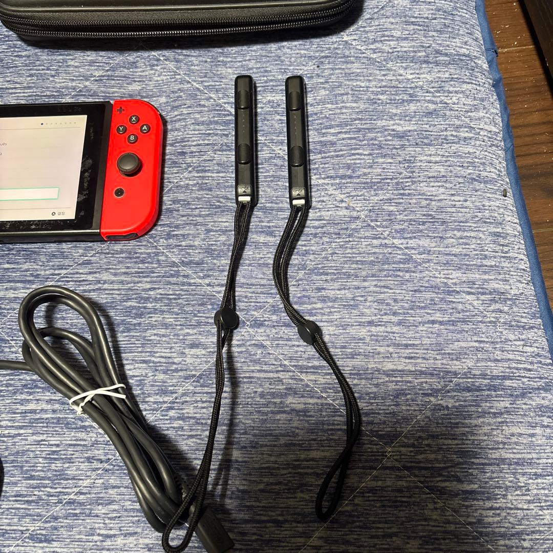 Nintendo Switch 本体 グリーン/レッド　キャリングケース付き