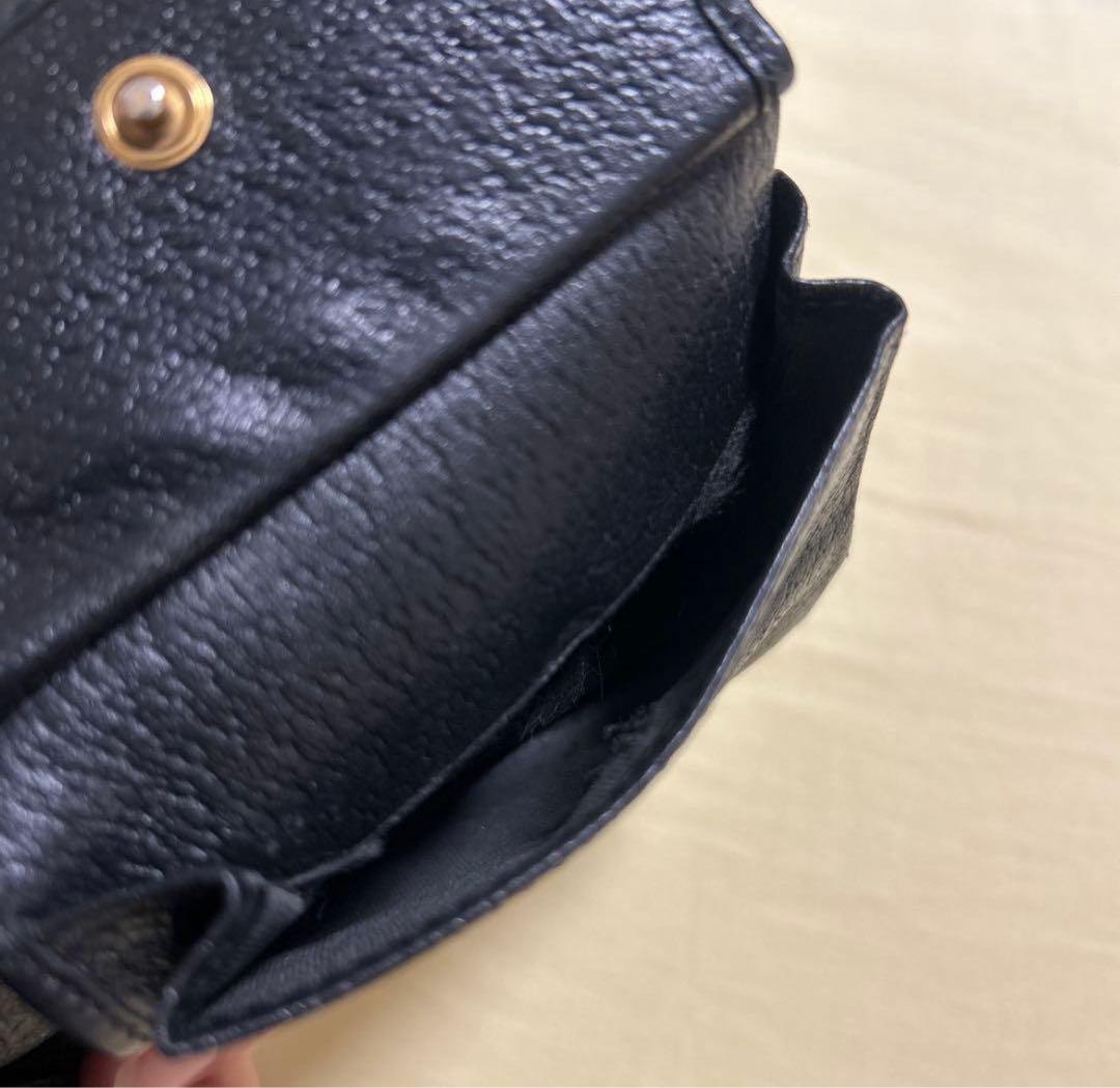 GUCCI黒 蜂モチーフ 二つ折り財布