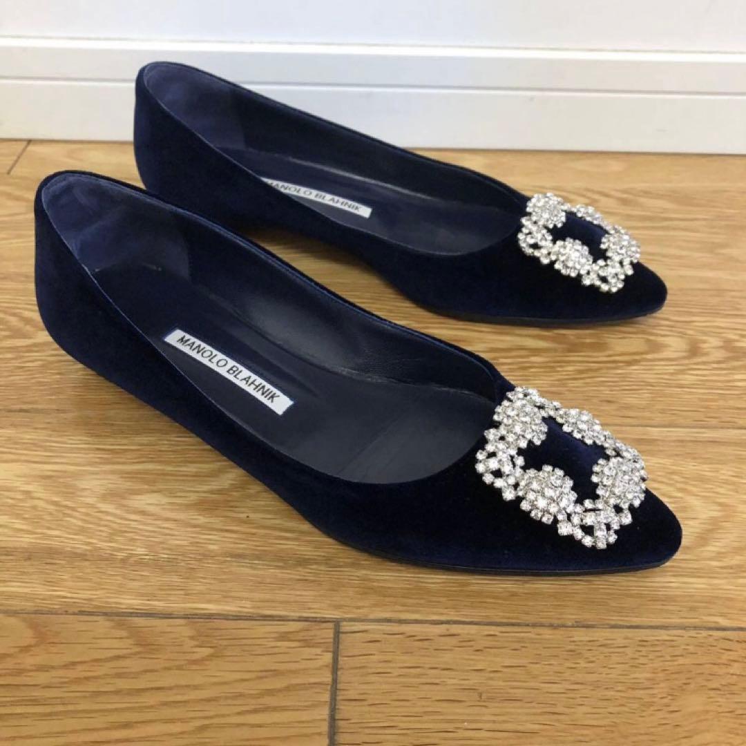 マノロブラニク パンプス　ハンギシ　フラット　ベルベット　37 ネイビー　紺