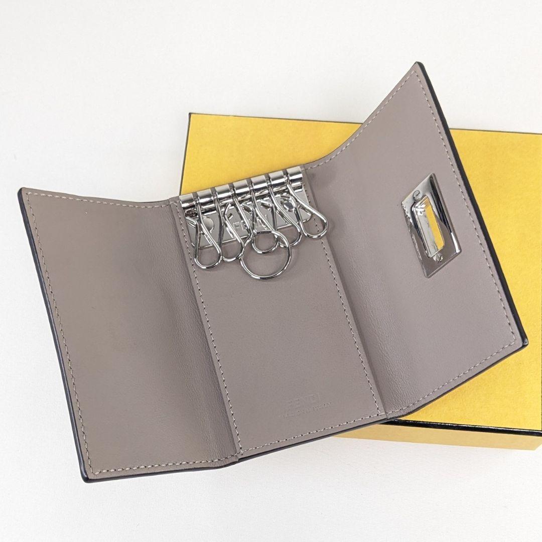 美品 フェンディ ピーカブー セレリア キーケース ターンロック シボ 6連