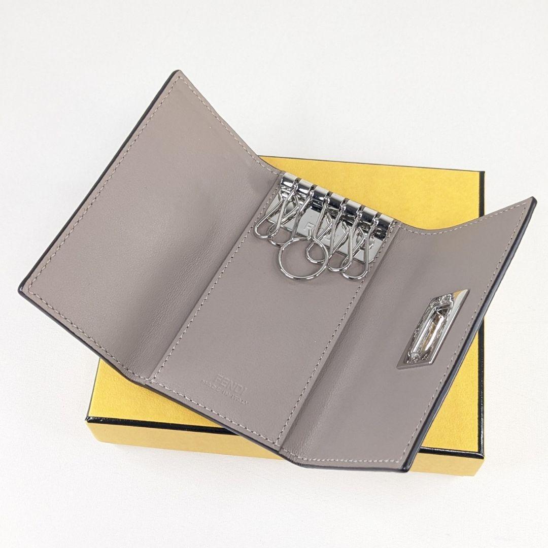 美品 フェンディ ピーカブー セレリア キーケース ターンロック シボ 6連