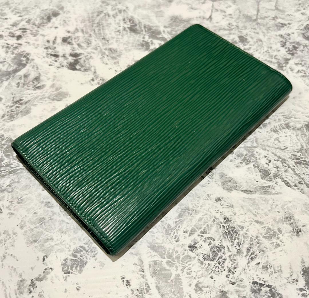 LOUIS VUITTON 財布 インターナショナル エピ　グリーン