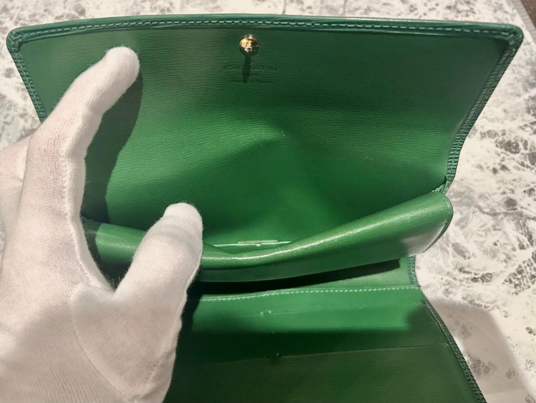 LOUIS VUITTON 財布 インターナショナル エピ　グリーン