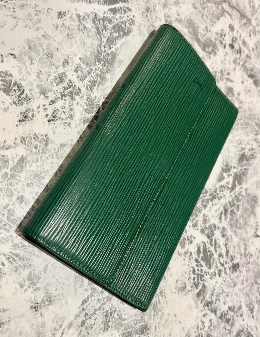 LOUIS VUITTON 財布 インターナショナル エピ　グリーン
