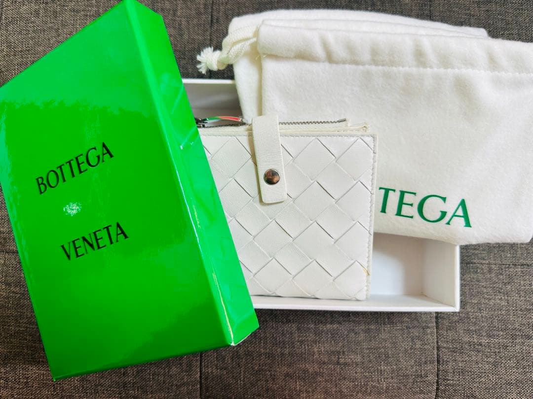 BOTTEGA VENETA ボッテガヴェネタ 二つ折り財布