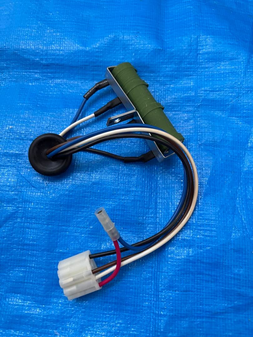 VOLVO ボルボ 240 純正品　ブロワモーターレジスタ　1370240 ③