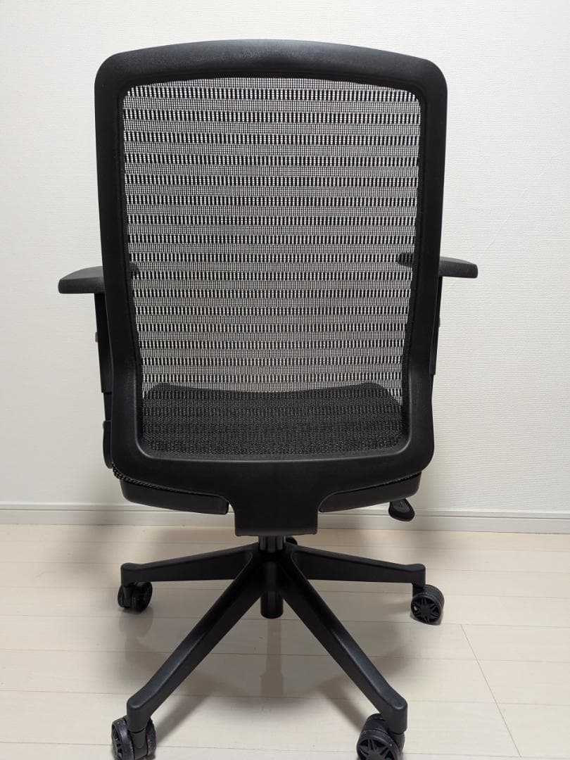 ブラックメッシュデスクチェア　KOIZIMI JG4-301 BK