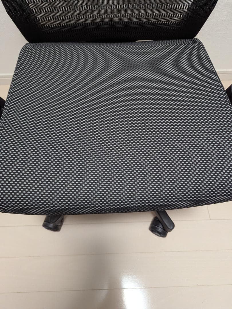 ブラックメッシュデスクチェア　KOIZIMI JG4-301 BK