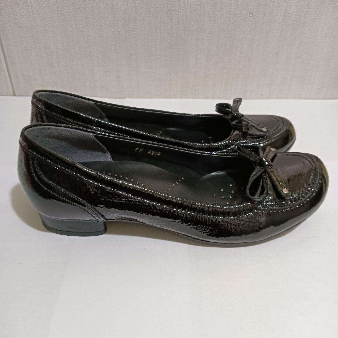 shoe'mercato VITA NOVA　リボン付パンプス ブラックエナメル