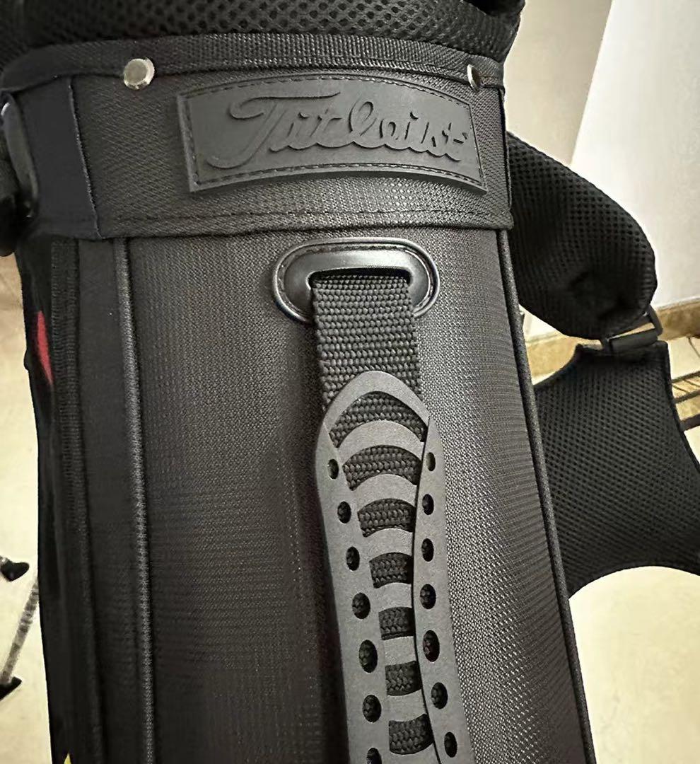 タイトリストスコッティキャメロンキャディバッグ黒カラフルクラブ　ヘッドカバー付き