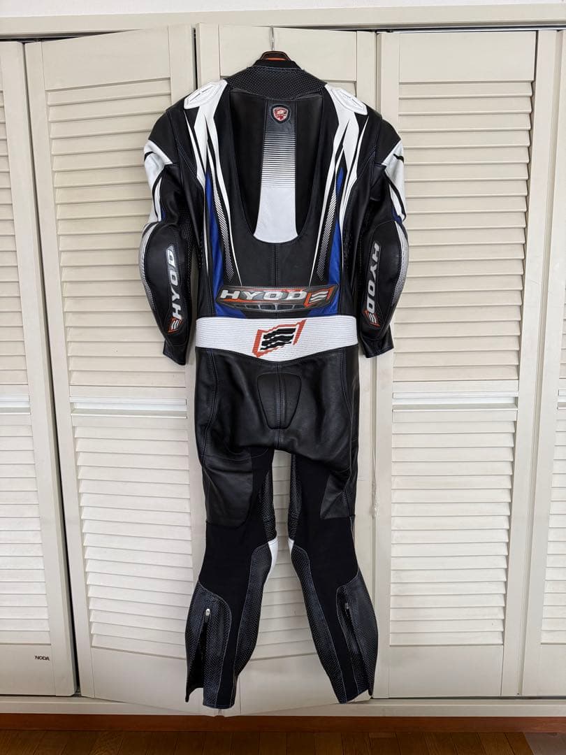 【年内最終価格】HYOD レーシングスーツ D3O® Lサイズ　美品
