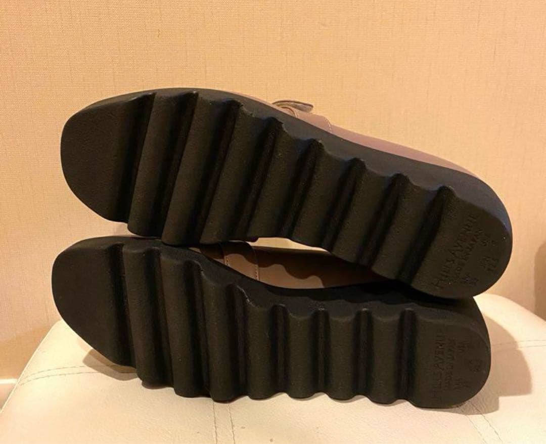 ヒルズアヴェニューメア　グレージュ　22.5cm 定価2.8万円