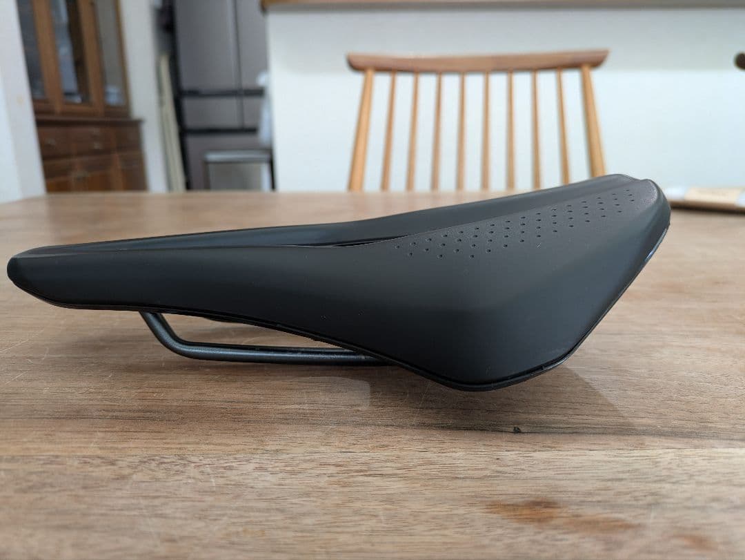 fi’zi:k フィジーク Tempo Argo R3サドル 150mm